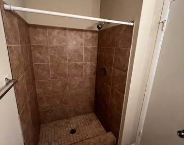 4215 S 57th Avenue - Photo Thumbnail 8