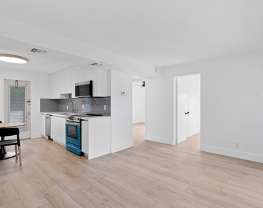 241 Ne 10th Street - Photo Thumbnail 1