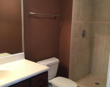 309 Lake Circle - Photo Thumbnail 16