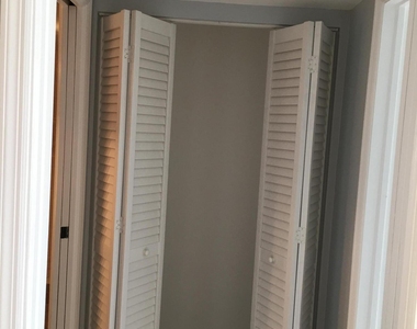 309 Lake Circle - Photo Thumbnail 15