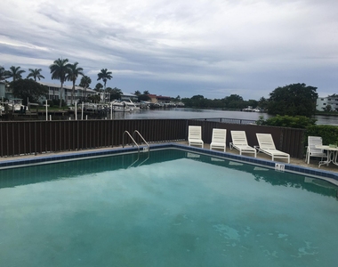 309 Lake Circle - Photo Thumbnail 21