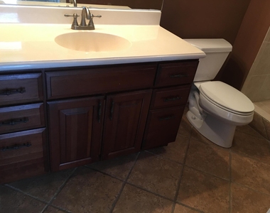 309 Lake Circle - Photo Thumbnail 17