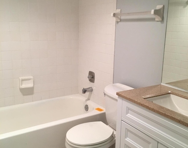 309 Lake Circle - Photo Thumbnail 11
