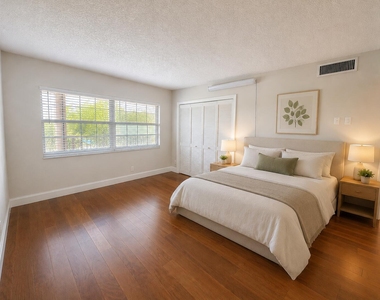 4030 W Palm Aire Drive - Photo Thumbnail 10