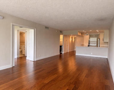 4030 W Palm Aire Drive - Photo Thumbnail 6