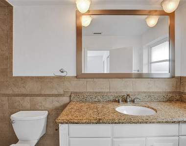 5981 Ne 22nd Way - Photo Thumbnail 14
