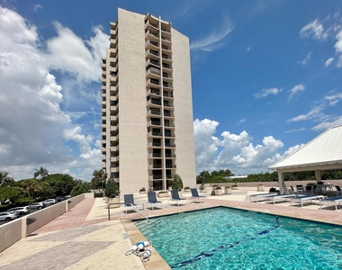 4200 N Ocean Drive - Photo Thumbnail 25