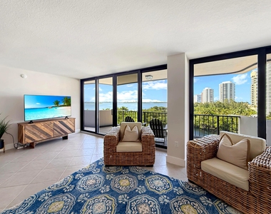 4200 N Ocean Drive - Photo Thumbnail 3