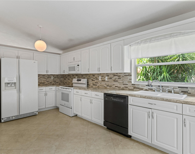 13945 Langley Place - Photo Thumbnail 37