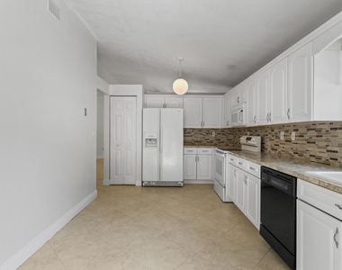 13945 Langley Place - Photo Thumbnail 7