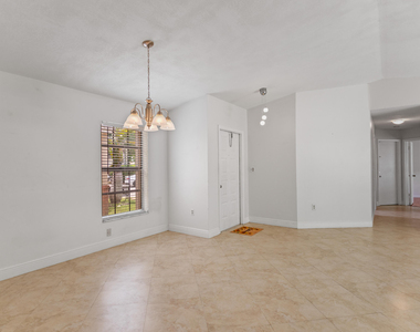 13945 Langley Place - Photo Thumbnail 13