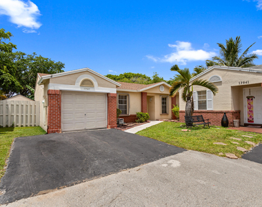 13945 Langley Place - Photo Thumbnail 12