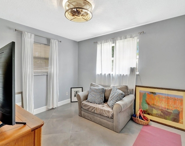 1894 Se Lafayette Street - Photo Thumbnail 20
