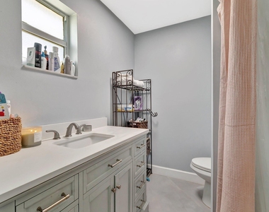 1894 Se Lafayette Street - Photo Thumbnail 14