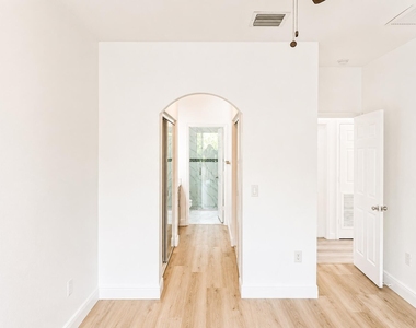 12204 Sw 25th Court - Photo Thumbnail 11