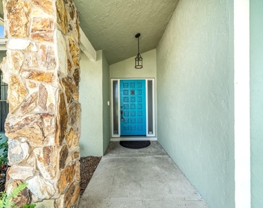 574 Juniper Place - Photo Thumbnail 14
