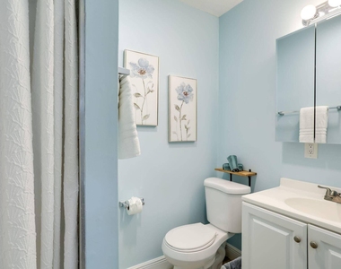 216 S M Street - Photo Thumbnail 11
