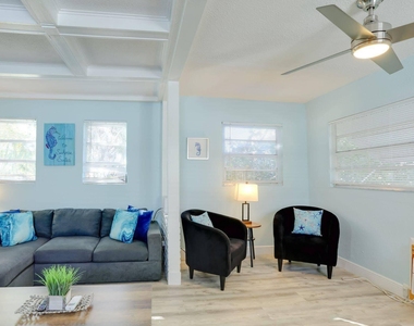 216 S M Street - Photo Thumbnail 7