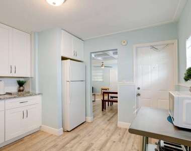 216 S M Street - Photo Thumbnail 13
