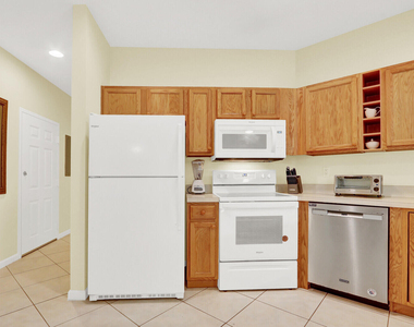 8319 Mulligan Circle - Photo Thumbnail 5