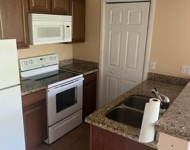 1267 Sw 46th Avenue - Photo Thumbnail 4