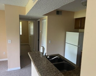1267 Sw 46th Avenue - Photo Thumbnail 5