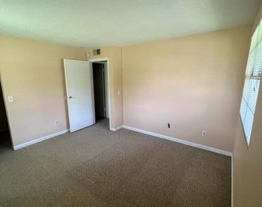 1267 Sw 46th Avenue - Photo Thumbnail 9