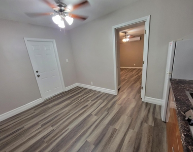 1611 Nw 63rd Avenue - Photo Thumbnail 6