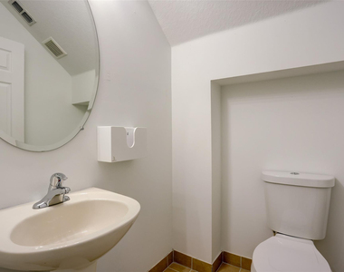 2851 W Prospect Road - Photo Thumbnail 5