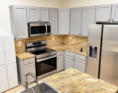 2851 W Prospect Road - Photo Thumbnail 27