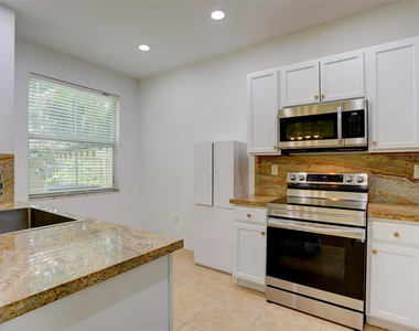2851 W Prospect Road - Photo Thumbnail 8
