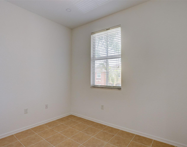 2851 W Prospect Road - Photo Thumbnail 17