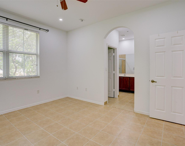 2851 W Prospect Road - Photo Thumbnail 12