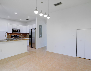 2851 W Prospect Road - Photo Thumbnail 6