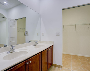 2851 W Prospect Road - Photo Thumbnail 14