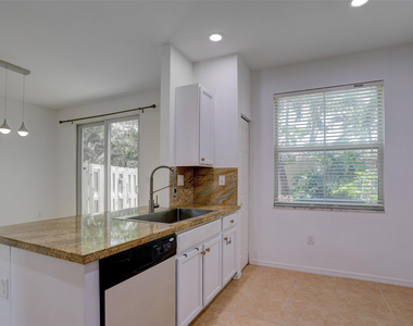 2851 W Prospect Road - Photo Thumbnail 10