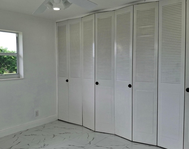 2739 Emory Drive W - Photo Thumbnail 11