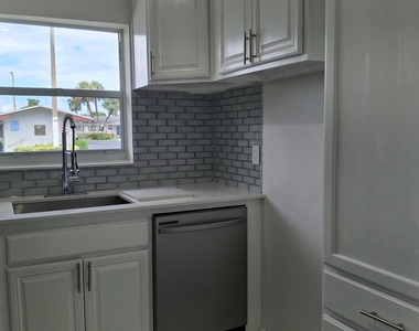2739 Emory Drive W - Photo Thumbnail 8