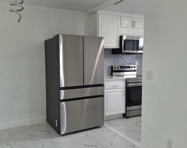 2739 Emory Drive W - Photo Thumbnail 4