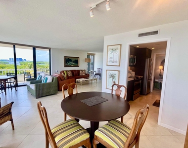 5550 N Ocean Drive - Photo Thumbnail 8