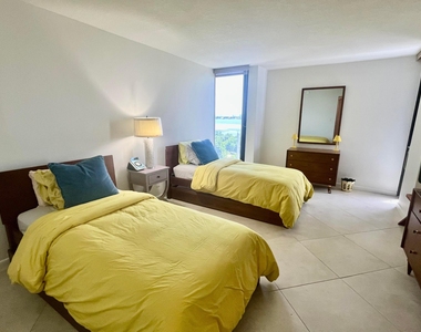 5550 N Ocean Drive - Photo Thumbnail 37