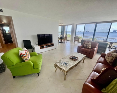 5550 N Ocean Drive - Photo Thumbnail 15
