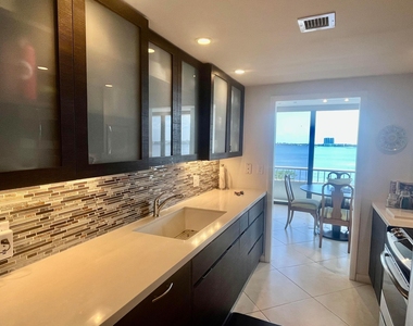 5550 N Ocean Drive - Photo Thumbnail 19