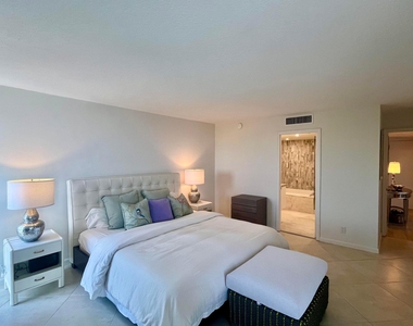 5550 N Ocean Drive - Photo Thumbnail 25