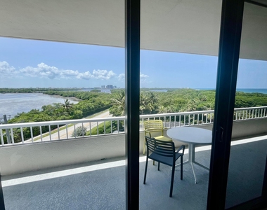 5550 N Ocean Drive - Photo Thumbnail 7