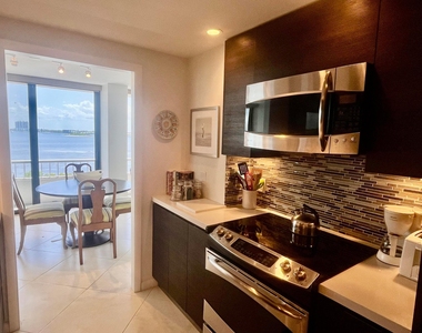 5550 N Ocean Drive - Photo Thumbnail 21