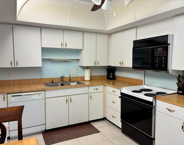 3 Se Turtle Creek Drive - Photo Thumbnail 4