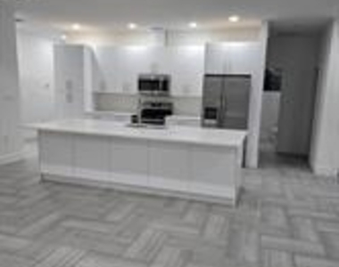 184 Ave Del Centro - Photo Thumbnail 3