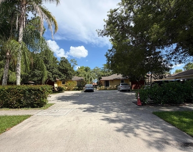 1104 Goldenrod Road - Photo Thumbnail 16
