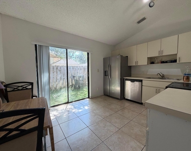 1104 Goldenrod Road - Photo Thumbnail 7